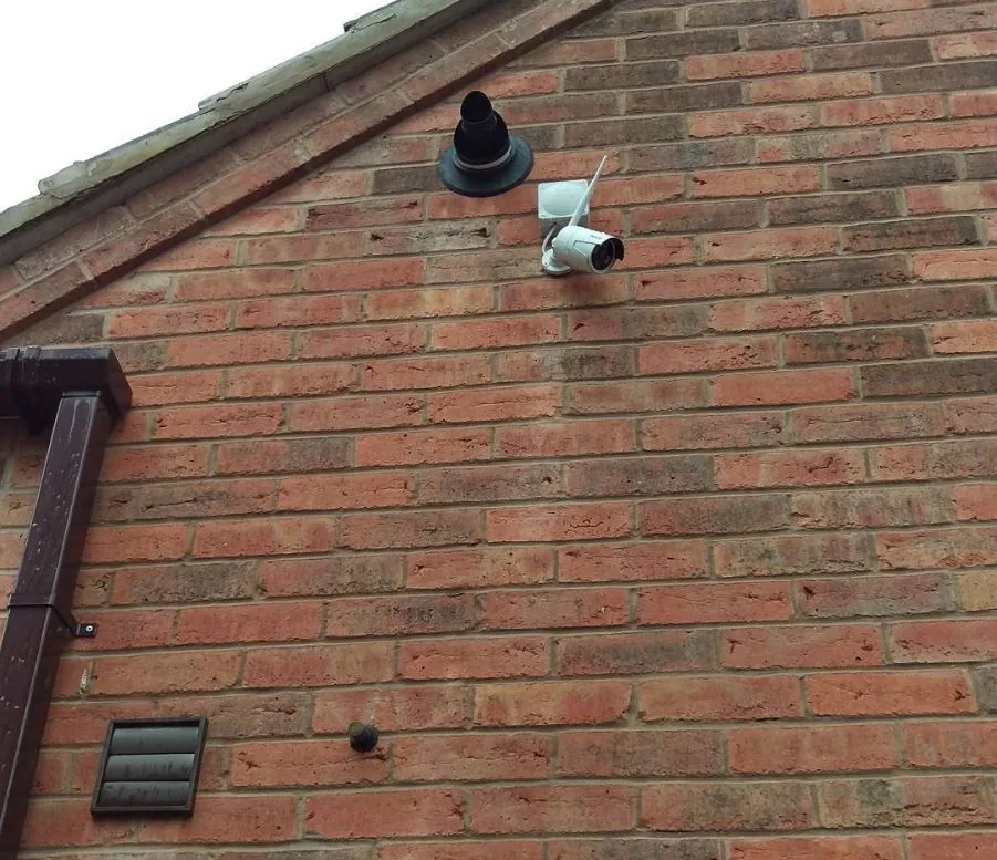 Cámara de videovigilancia instalada por Power Serg